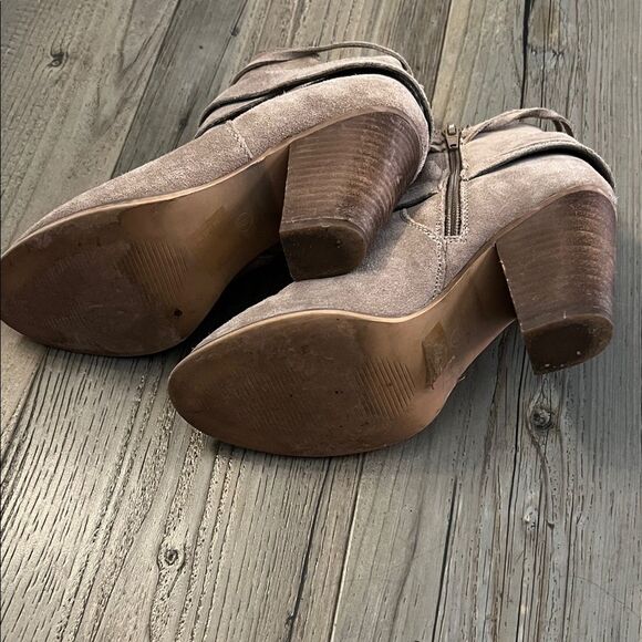 Sole Society Suede Ankle Booties in Taupe - Picture 5 of 5